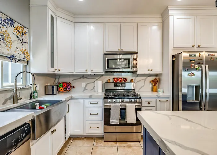 Walk To Trails! Private Yard W/ Views * Tucson