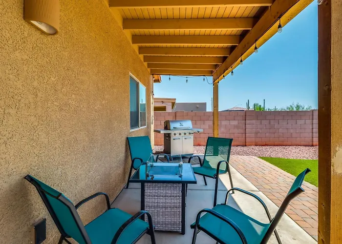 Holiday home Walk To Trails! Private Yard W/ Views Tucson