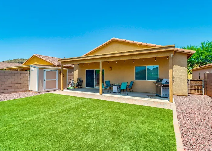 Walk To Trails! Private Yard W/ Views Holiday home Tucson